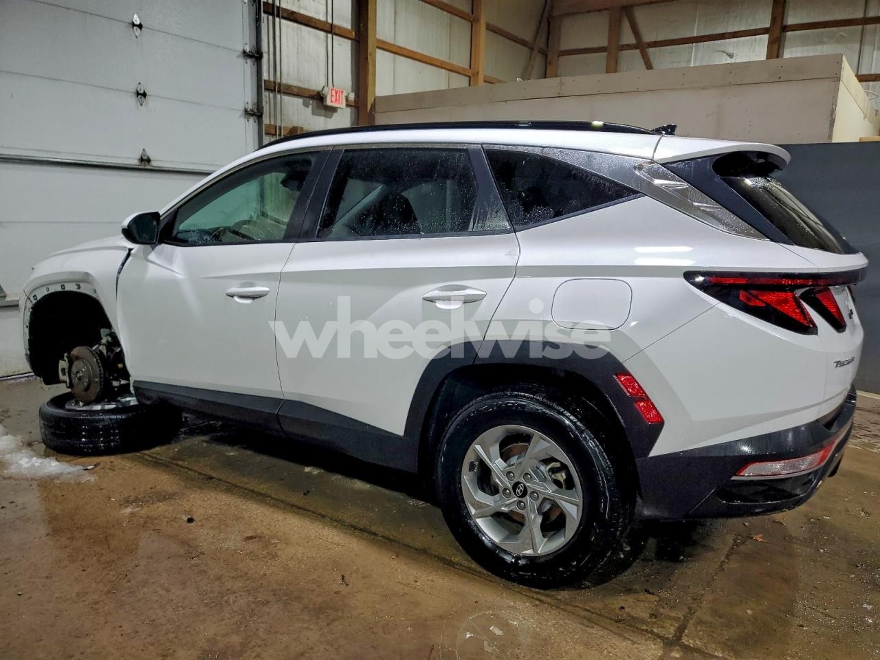 Photo 2 of 2024 HYUNDAI TUCSON SEL (VIN 5NMJBCDE4RH297244)