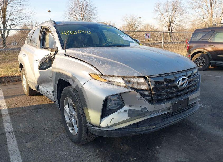 2024 Hyundai Tucson SEL (VIN 5NMJBCDE4RH319470) main photo