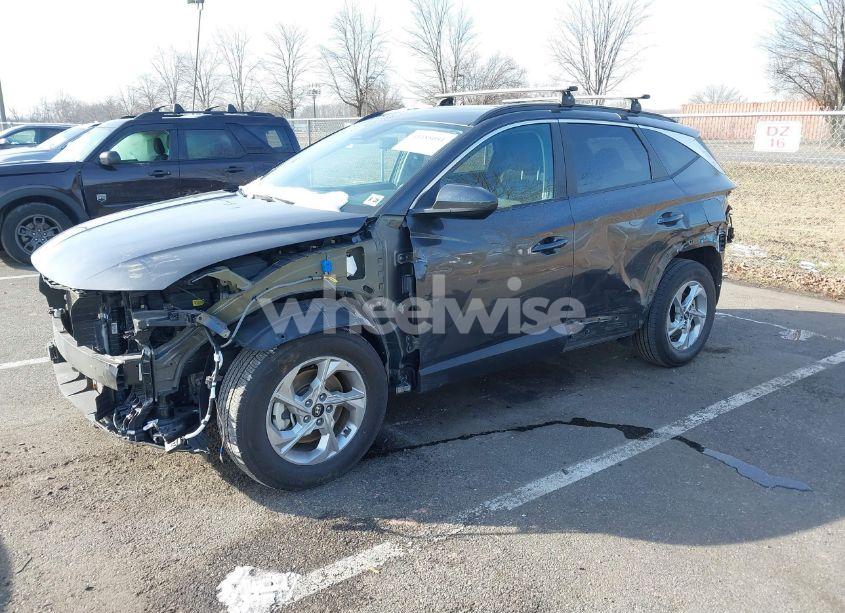 Photo 2 of 2024 Hyundai Tucson SEL (VIN 5NMJBCDE4RH320425)