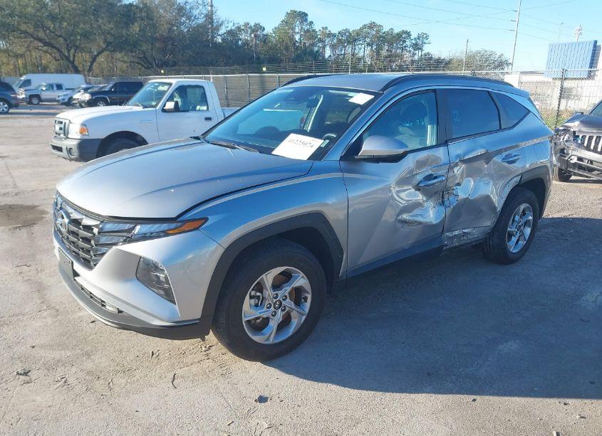 Photo 2 of 2024 Hyundai Tucson SEL (VIN 5NMJBCDE4RH324491)