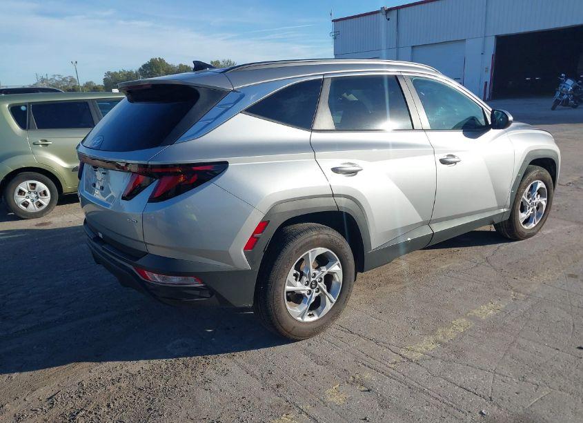 Photo 4 of 2024 Hyundai Tucson SEL (VIN 5NMJBCDE4RH324491)