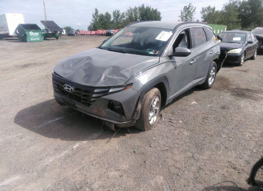 Photo 2 of 2024 Hyundai Tucson SEL (VIN 5NMJBCDE4RH332932)