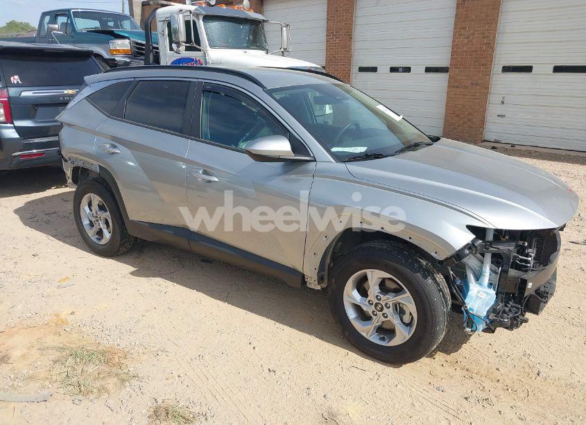 2024 Hyundai Tucson SEL (VIN 5NMJBCDE5RH299830) main photo