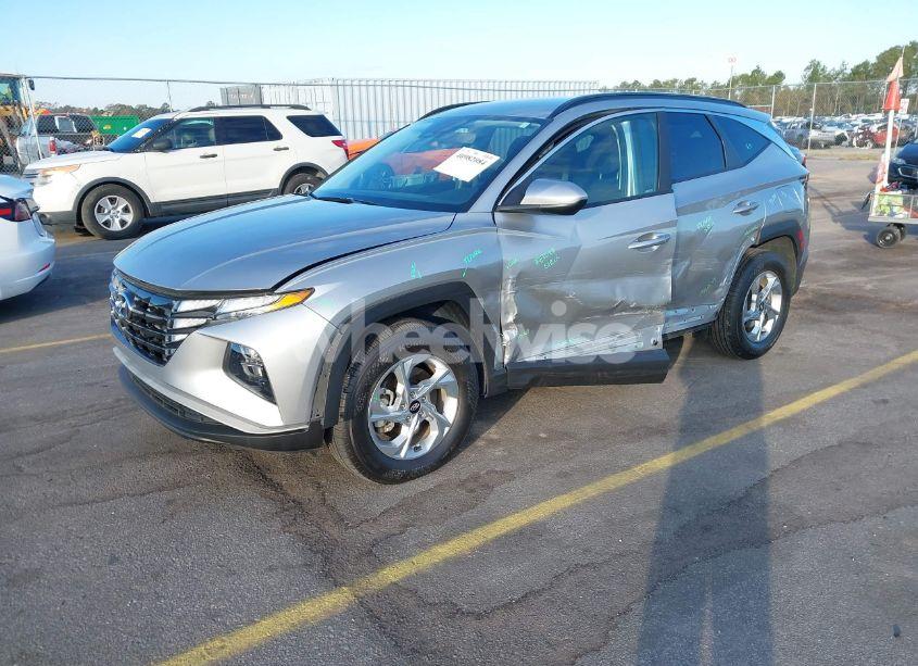 Photo 2 of 2024 Hyundai Tucson SEL (VIN 5NMJBCDE5RH301950)