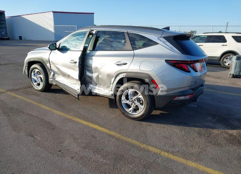Photo 3 of 2024 Hyundai Tucson SEL (VIN 5NMJBCDE5RH301950)