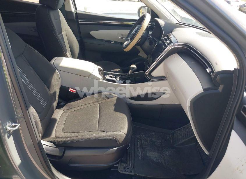 Photo 5 of 2024 Hyundai Tucson SEL (VIN 5NMJBCDE5RH411753)