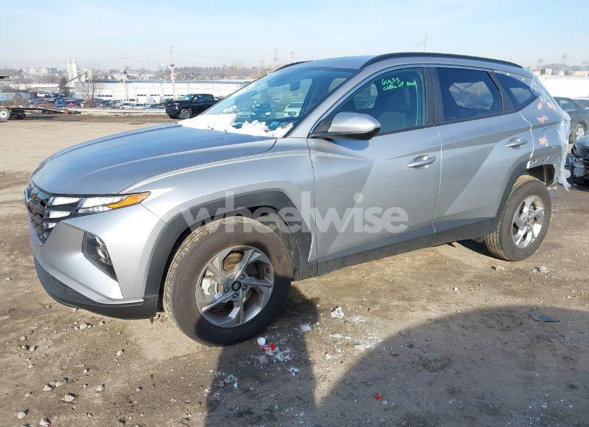 Photo 2 of 2024 Hyundai Tucson SEL (VIN 5NMJBCDE5RH419318)