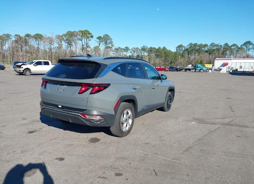 Photo 4 of 2024 Hyundai Tucson SEL (VIN 5NMJBCDE6RH330079)