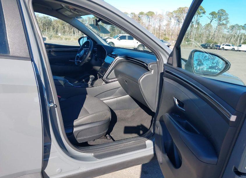 Photo 5 of 2024 Hyundai Tucson SEL (VIN 5NMJBCDE6RH330079)
