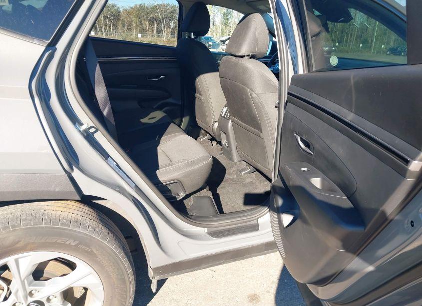 Photo 8 of 2024 Hyundai Tucson SEL (VIN 5NMJBCDE6RH330079)