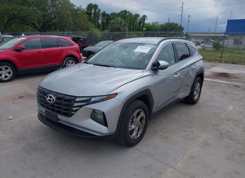 Photo 2 of 2024 Hyundai Tucson SEL (VIN 5NMJBCDE6RH344290)
