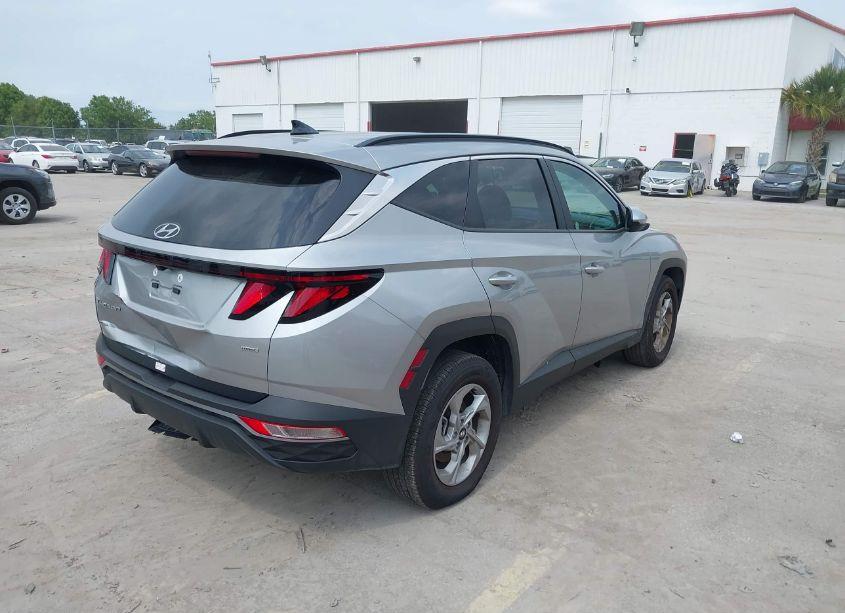 Photo 4 of 2024 Hyundai Tucson SEL (VIN 5NMJBCDE6RH344290)