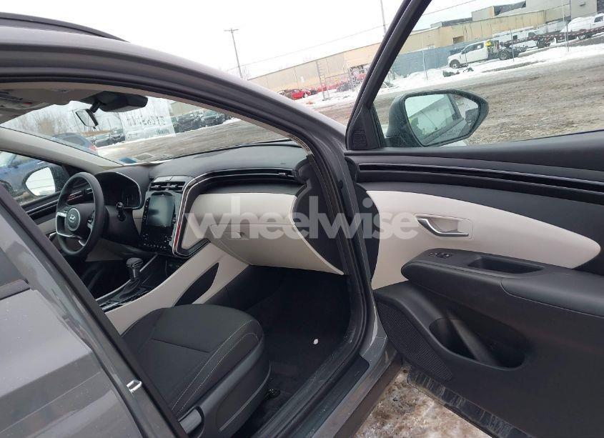 Photo 5 of 2024 Hyundai Tucson SEL (VIN 5NMJBCDE6RH399371)