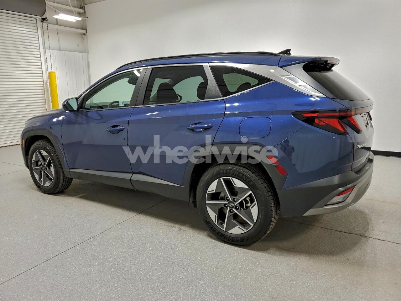 Photo 2 of 2025 HYUNDAI TUCSON SEL (VIN 5NMJBCDE6SH443312)