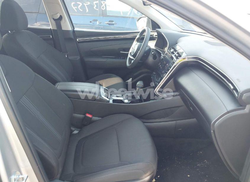 Photo 5 of 2024 Hyundai Tucson SEL (VIN 5NMJBCDE7RH354147)