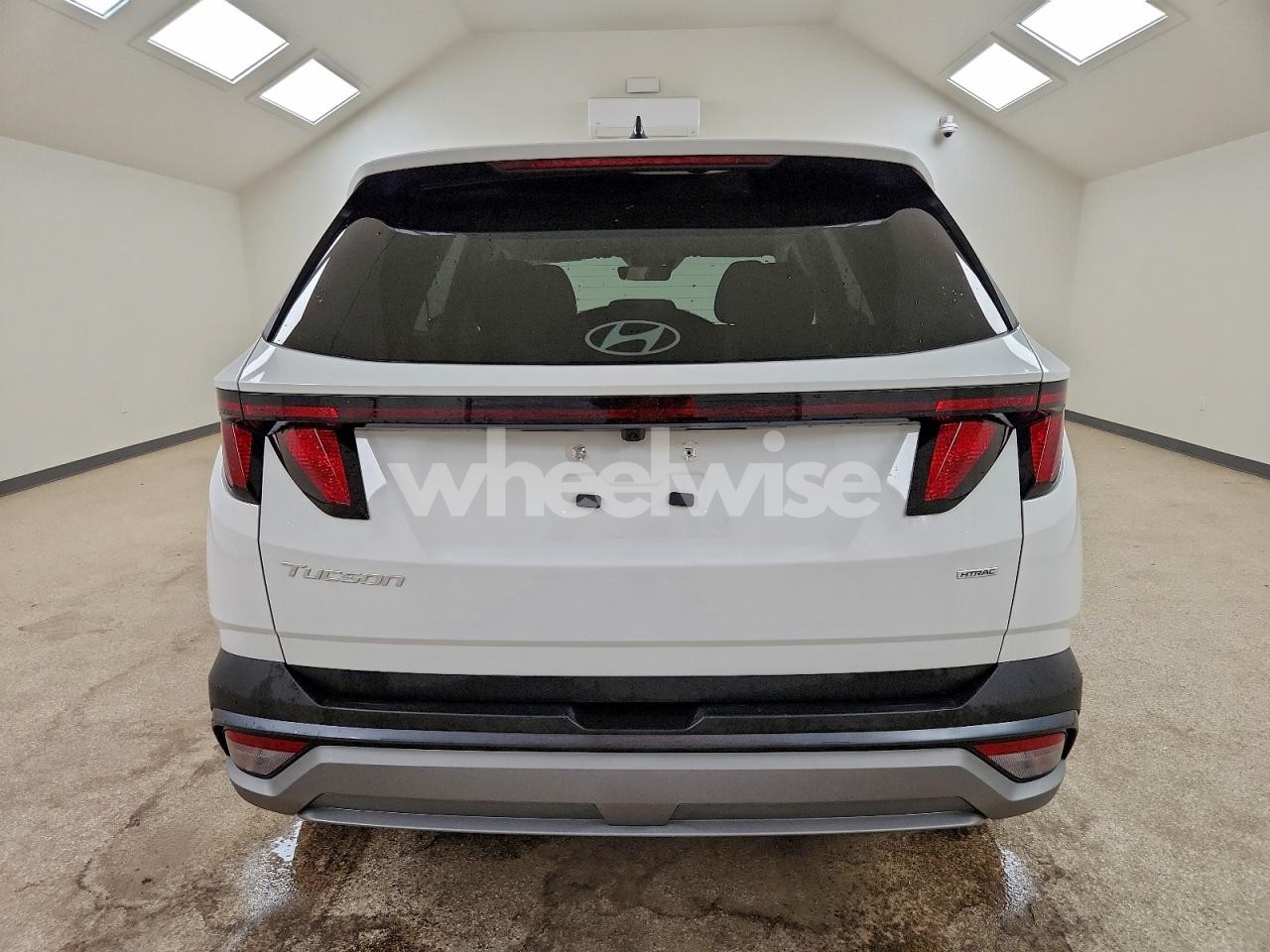 Photo 6 of 2025 HYUNDAI TUCSON SEL (VIN 5NMJBCDE7SH570943)