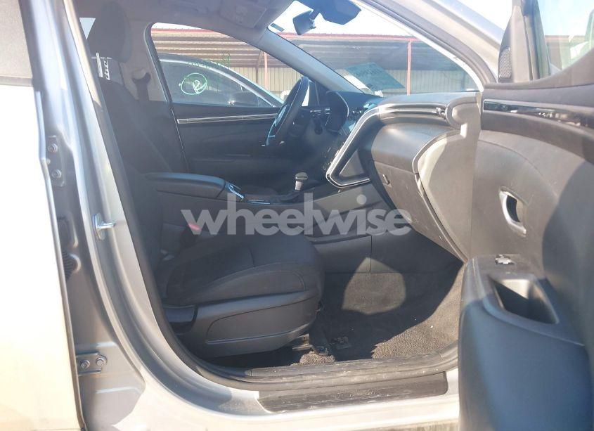 Photo 5 of 2024 Hyundai Tucson SEL (VIN 5NMJBCDE8RH296159)