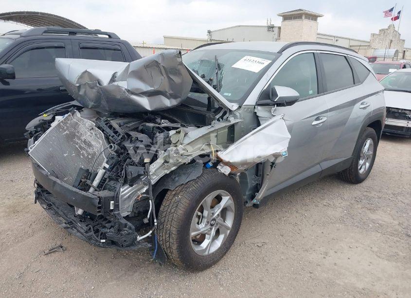 Photo 2 of 2024 Hyundai Tucson SEL (VIN 5NMJBCDE8RH305362)