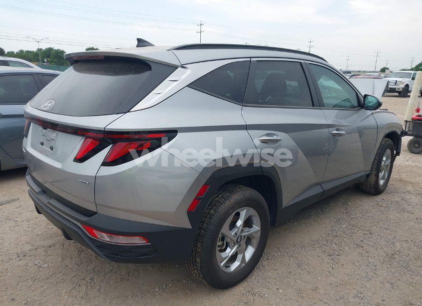 Photo 4 of 2024 Hyundai Tucson SEL (VIN 5NMJBCDE8RH305362)