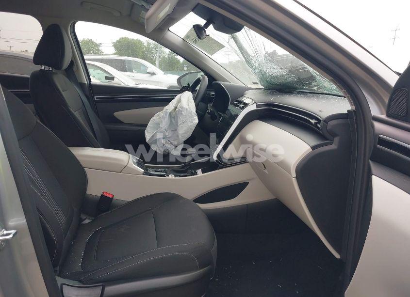 Photo 5 of 2024 Hyundai Tucson SEL (VIN 5NMJBCDE8RH305362)