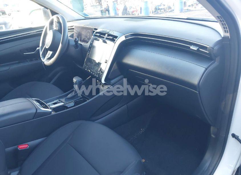 Photo 5 of 2024 Hyundai Tucson SEL (VIN 5NMJBCDE8RH425503)