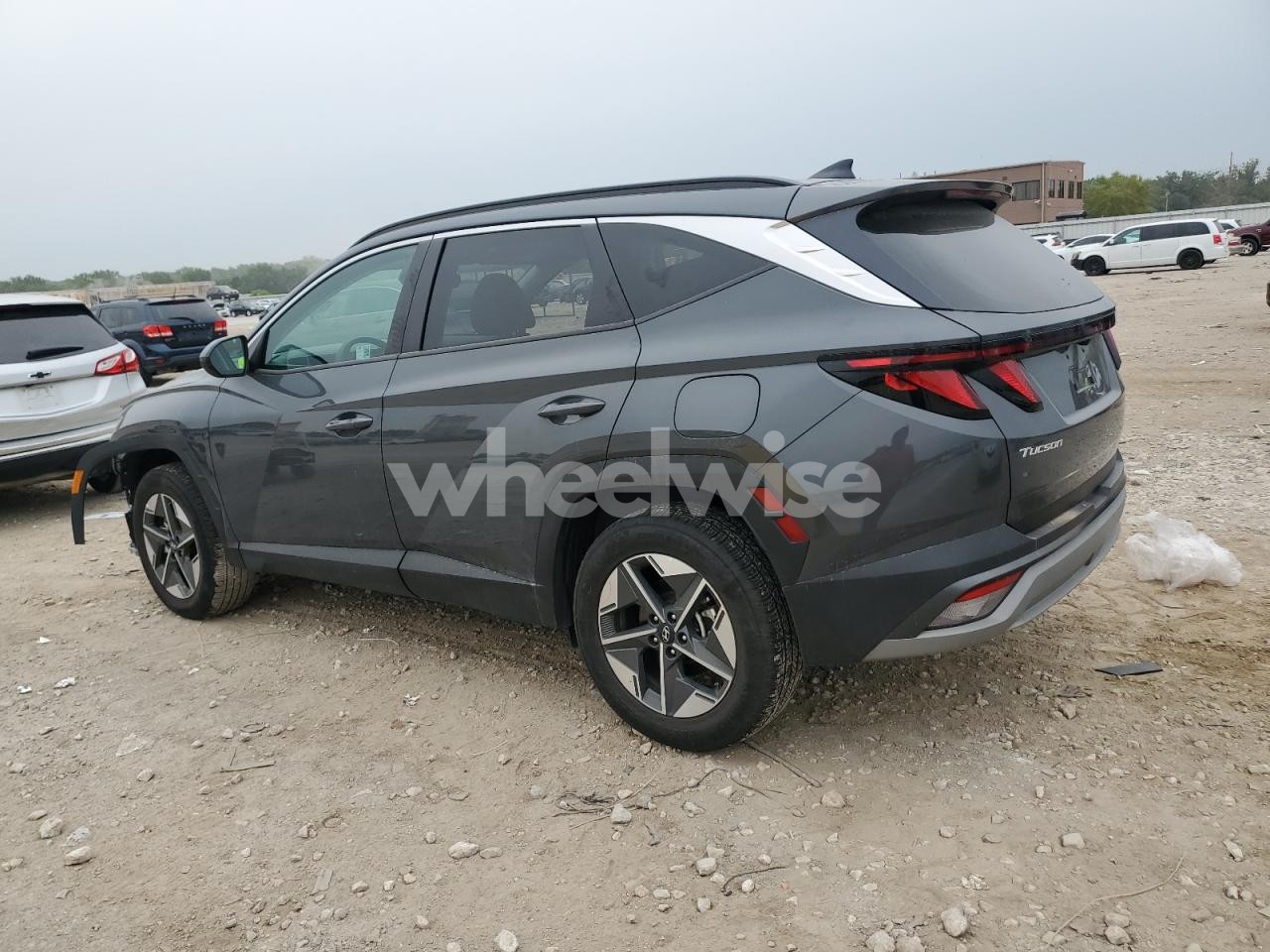 Photo 2 of 2025 HYUNDAI TUCSON SEL (VIN 5NMJBCDE8SH449693)