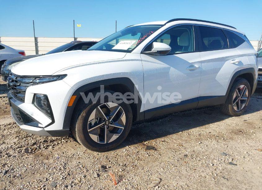 Photo 2 of 2025 Hyundai Tucson SEL (VIN 5NMJBCDE8SH466882)