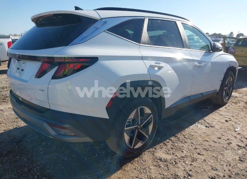 Photo 4 of 2025 Hyundai Tucson SEL (VIN 5NMJBCDE8SH466882)