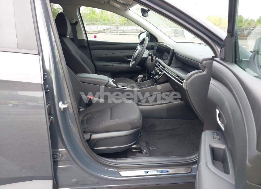 Photo 5 of 2025 Hyundai Tucson SEL (VIN 5NMJBCDE8SH522948)