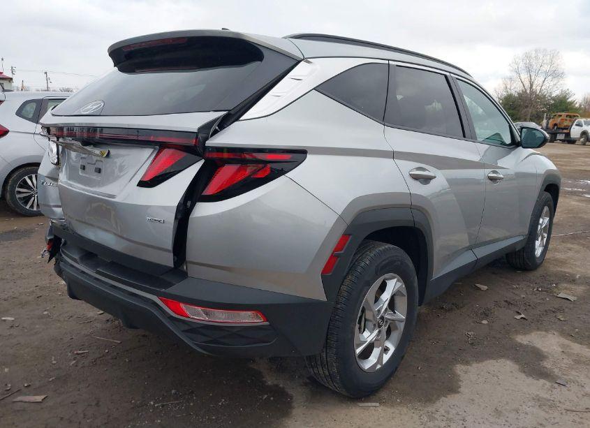 Photo 4 of 2024 Hyundai Tucson SEL (VIN 5NMJBCDE9RH305872)