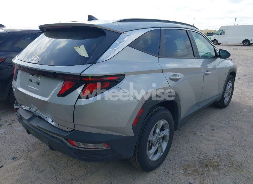 Photo 4 of 2024 Hyundai Tucson SEL (VIN 5NMJBCDE9RH345305)