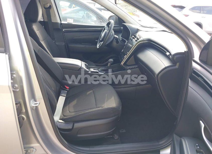 Photo 5 of 2024 Hyundai Tucson SEL (VIN 5NMJBCDE9RH345305)