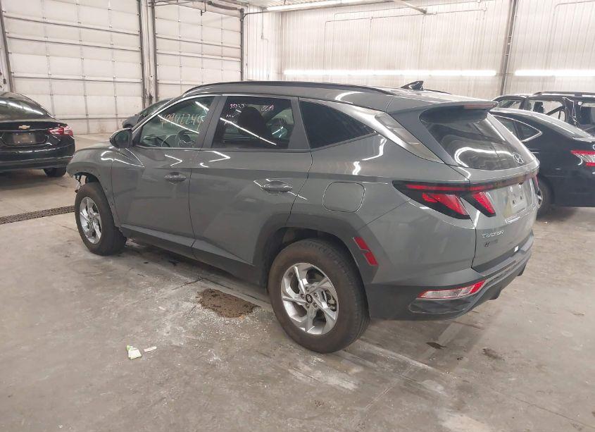 Photo 3 of 2024 Hyundai Tucson SEL (VIN 5NMJBCDE9RH392611)