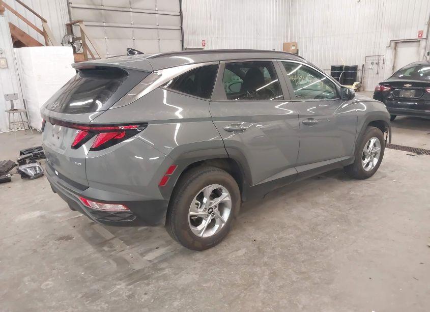 Photo 4 of 2024 Hyundai Tucson SEL (VIN 5NMJBCDE9RH392611)