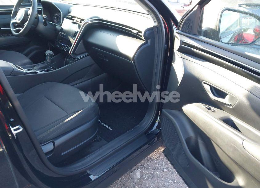 Photo 5 of 2024 Hyundai Tucson SEL (VIN 5NMJBCDE9RH419791)