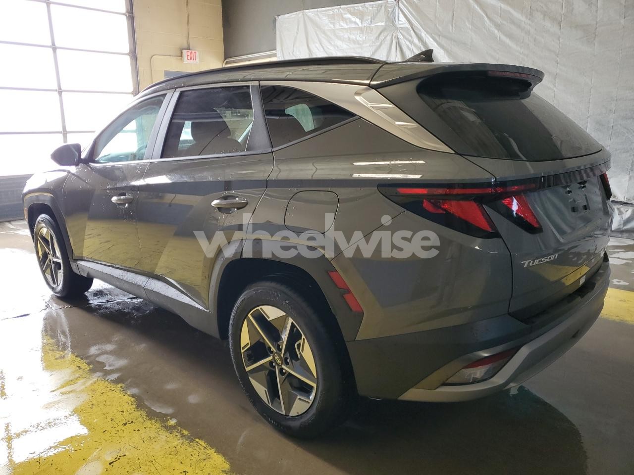 Photo 2 of 2025 HYUNDAI TUCSON SEL (VIN 5NMJBCDE9SH505107)