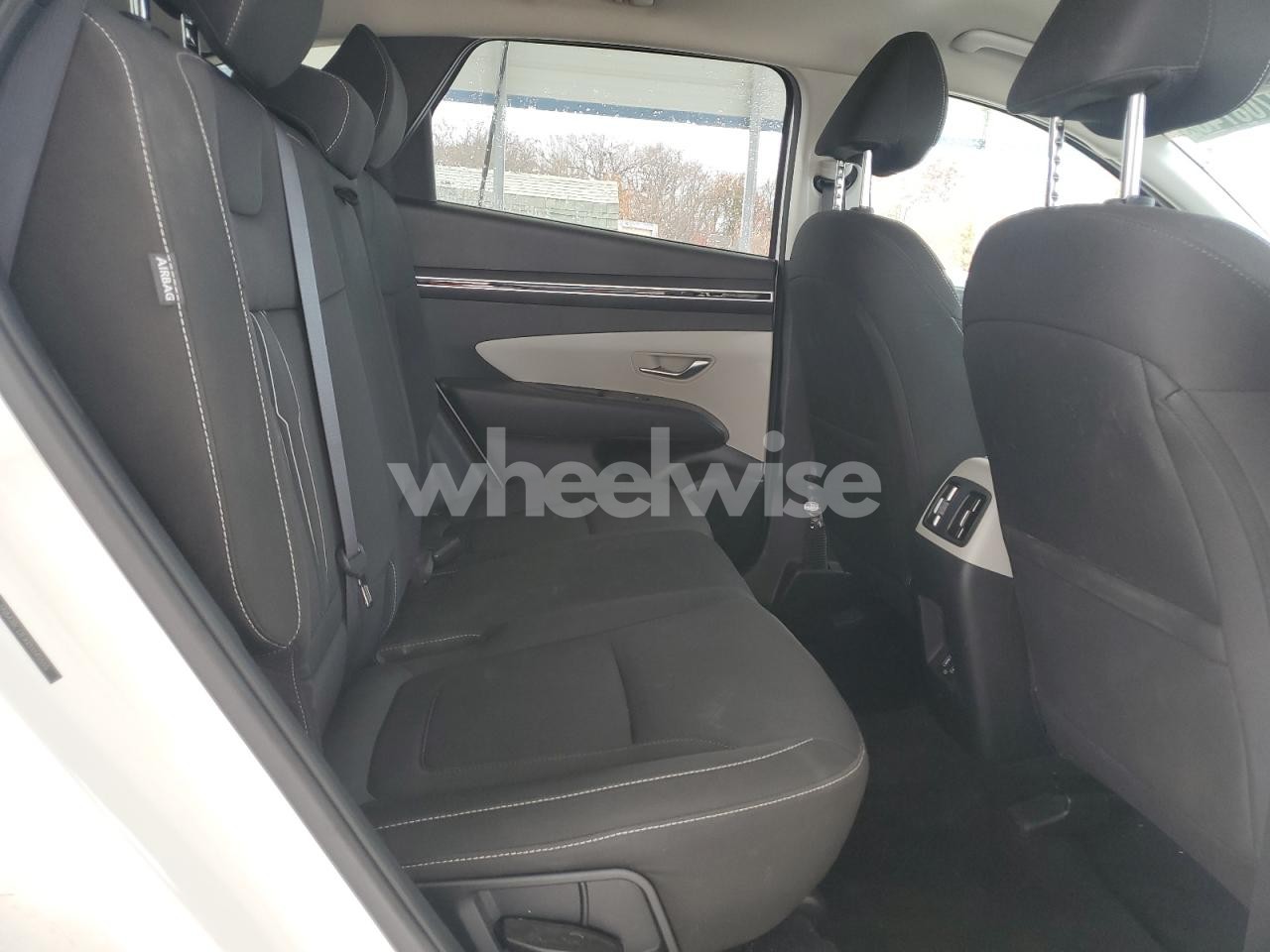 Photo 11 of 2024 HYUNDAI TUCSON SEL (VIN 5NMJBCDEXRH345555)