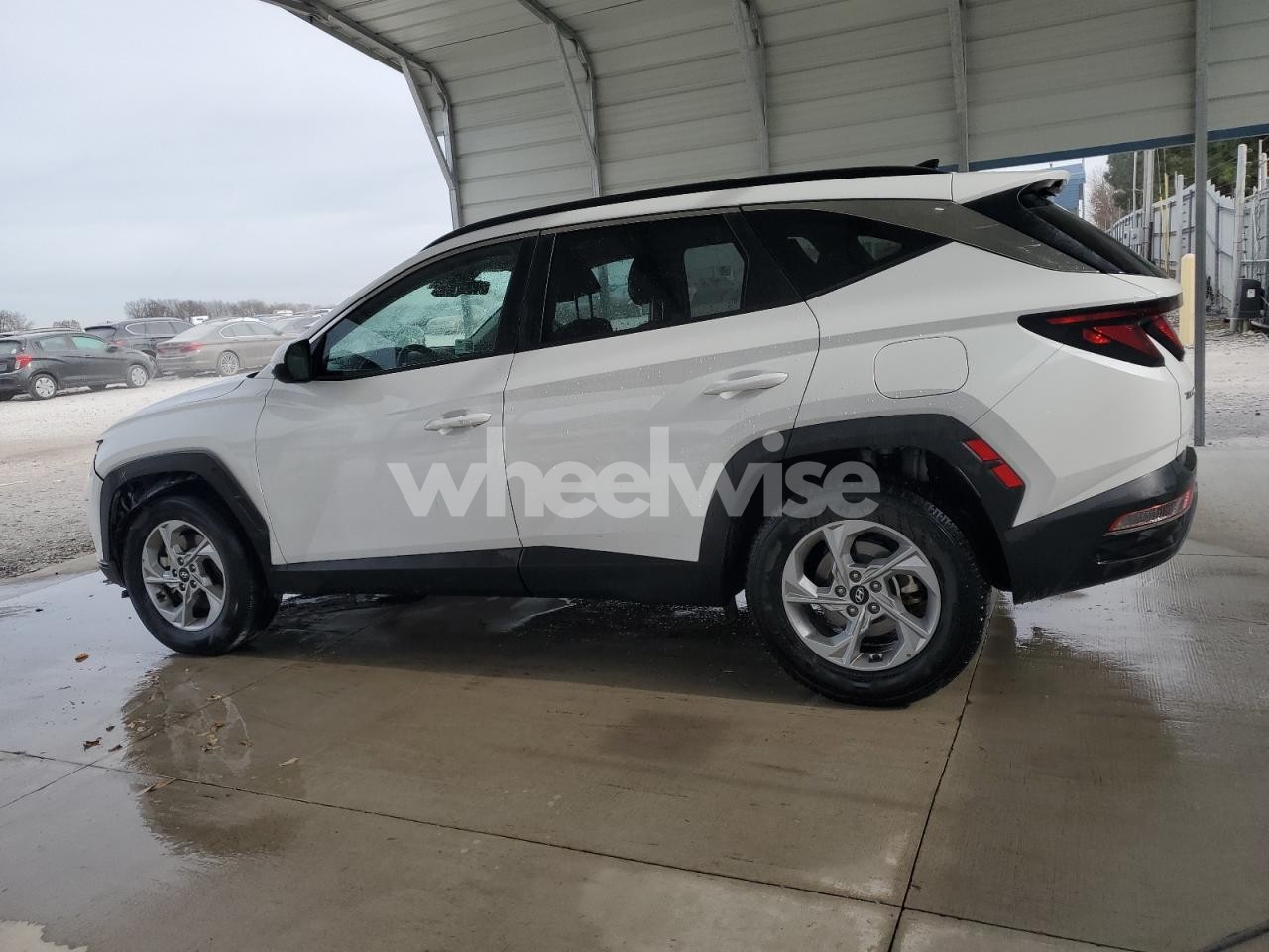 Photo 2 of 2024 HYUNDAI TUCSON SEL (VIN 5NMJBCDEXRH345555)