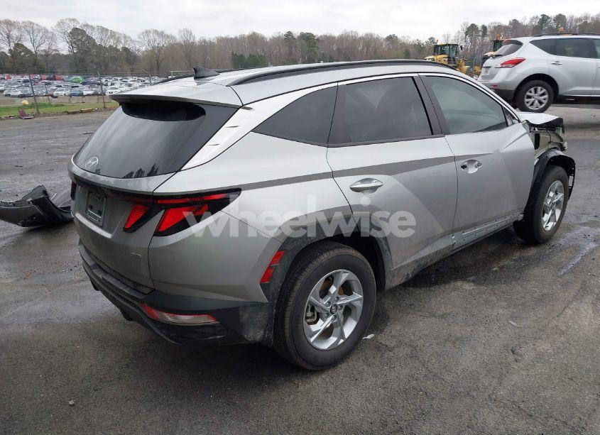 Photo 4 of 2024 Hyundai Tucson SEL (VIN 5NMJBCDEXRH404720)