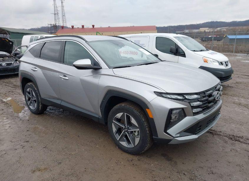2025 Hyundai Tucson SEL (VIN 5NMJBCDEXSH450957) main photo