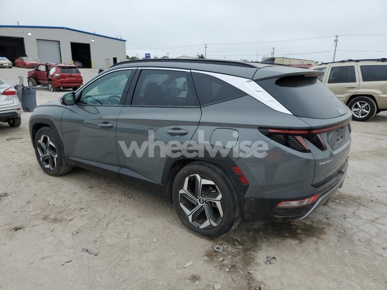 Photo 2 of 2024 HYUNDAI TUCSON LIMITED (VIN 5NMJE3DE0RH299676)