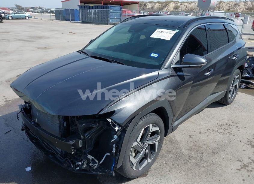 Photo 2 of 2024 Hyundai Tucson LIMITED (VIN 5NMJE3DE5RH325575)