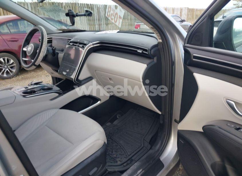 Photo 5 of 2023 Hyundai Tucson LIMITED (VIN 5NMJECAE1PH227659)