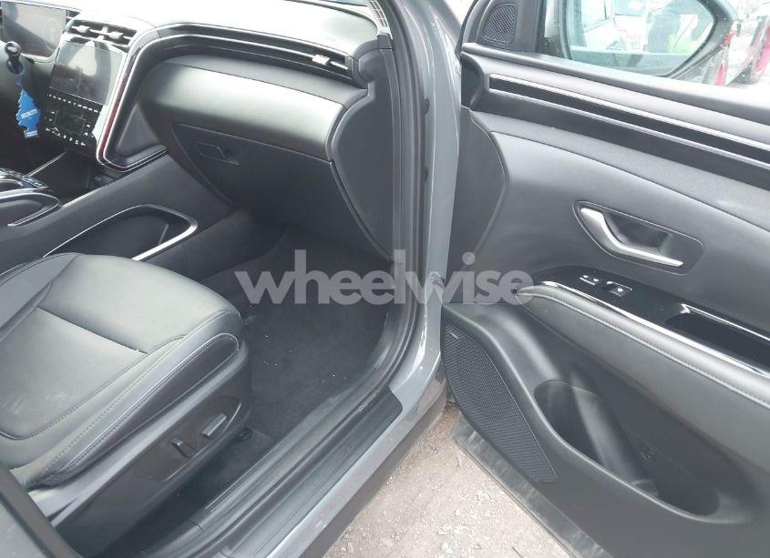 Photo 5 of 2024 Hyundai Tucson LIMITED (VIN 5NMJECDE2RH379657)