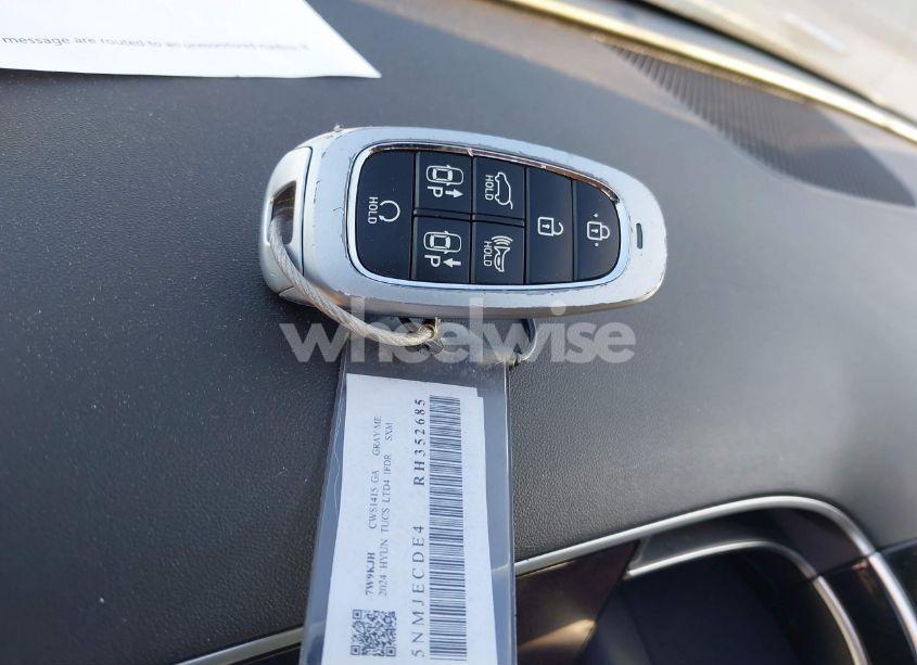 Photo 11 of 2024 Hyundai Tucson LIMITED (VIN 5NMJECDE4RH352685)