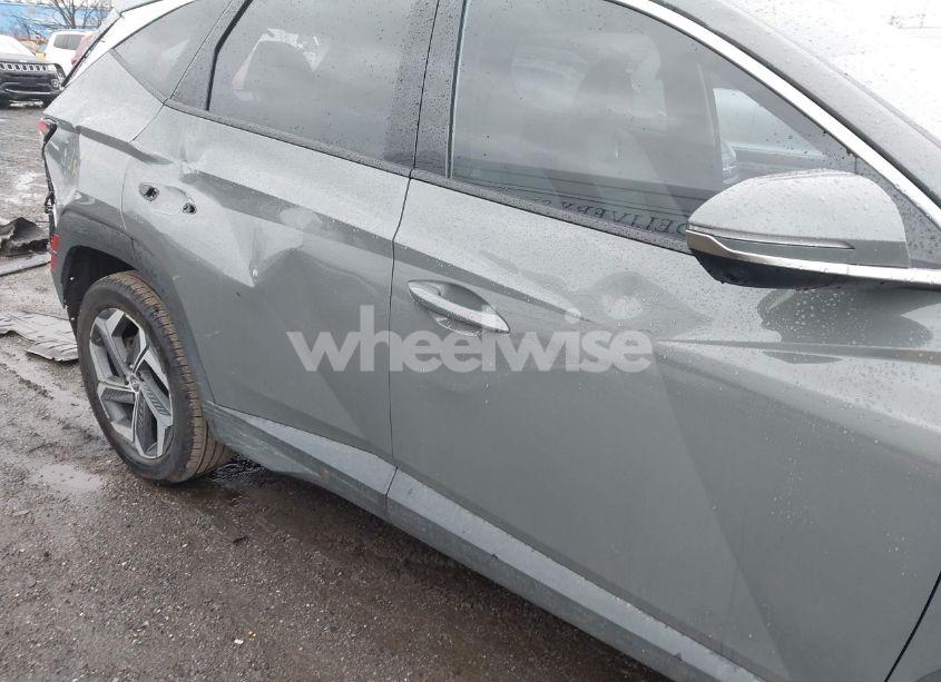 Photo 6 of 2024 Hyundai Tucson LIMITED (VIN 5NMJECDE4RH377859)