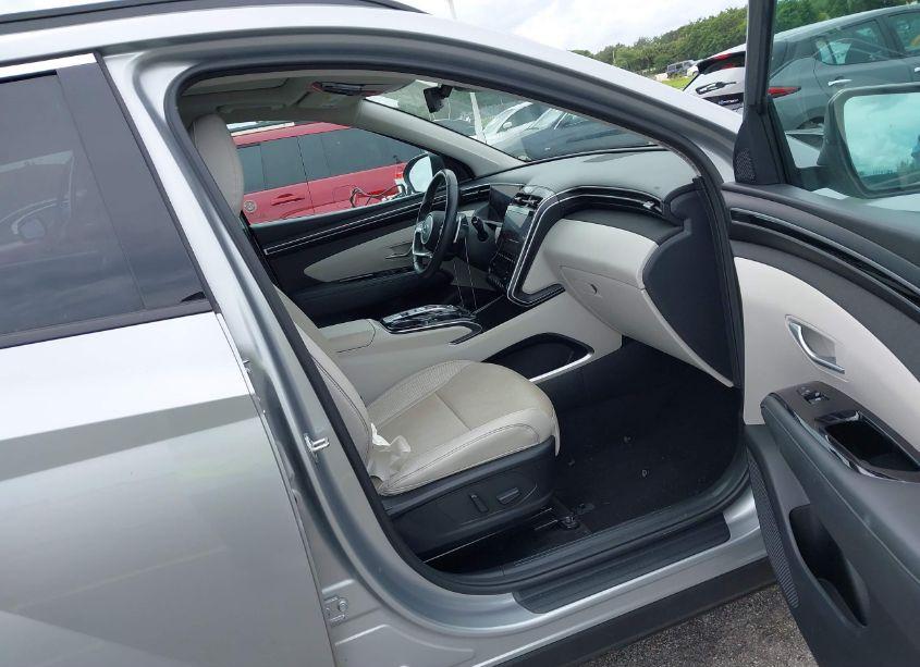 Photo 5 of 2024 Hyundai Tucson LIMITED (VIN 5NMJECDE6RH306730)