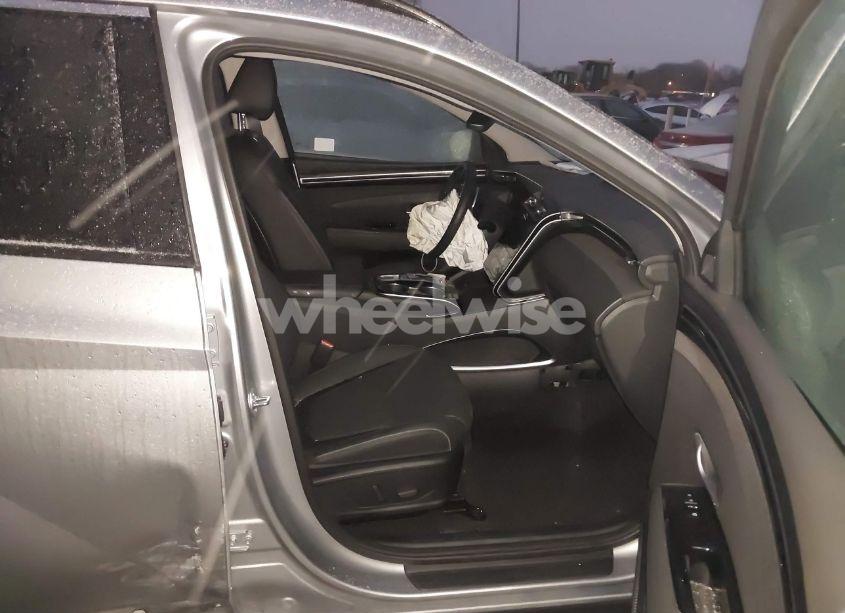 Photo 5 of 2024 Hyundai Tucson LIMITED (VIN 5NMJECDE6RH434059)