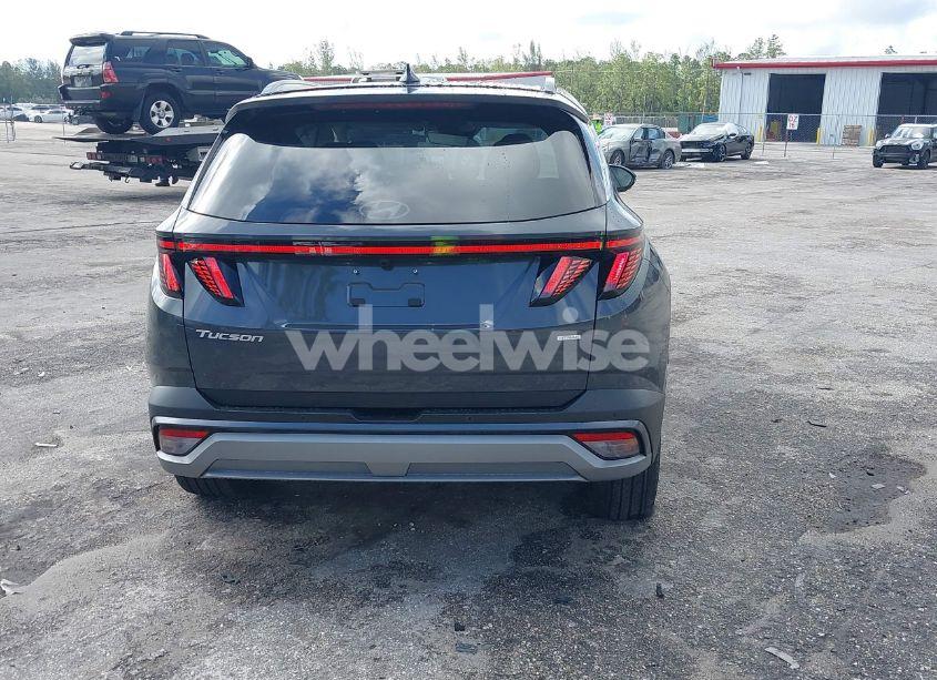 Photo 16 of 2025 Hyundai Tucson LIMITED (VIN 5NMJECDE6SH554157)