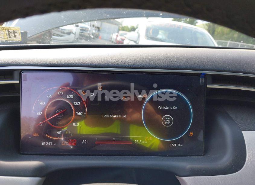 Photo 7 of 2024 Hyundai Tucson LIMITED (VIN 5NMJECDE8RH330138)